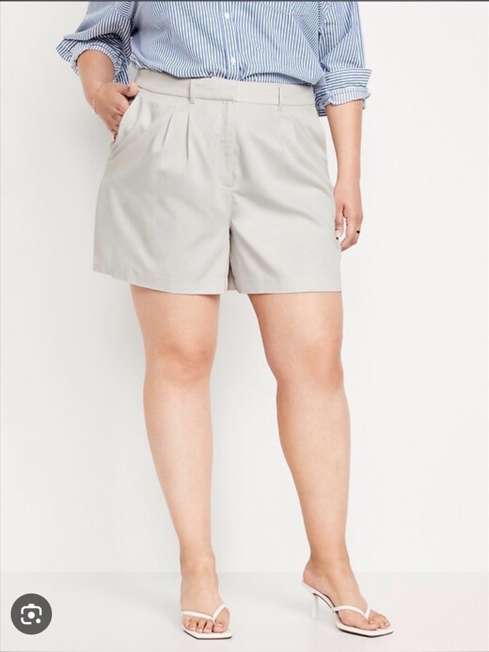 Old Navy Taylor Extra High-Rise Shorts in Cream